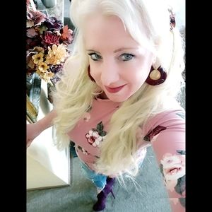 Meet your Posher, Laura